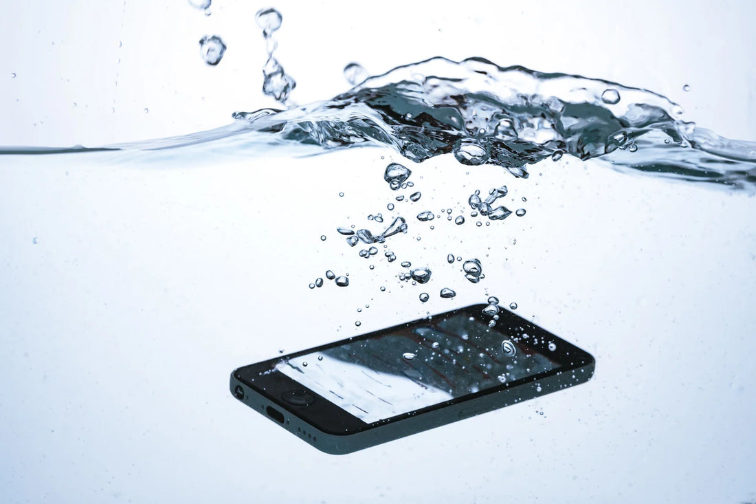 【スマートフォンが水没した時の対処法と対策】